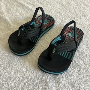Toddler size 9/10 reef sandals black